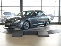 Gebraucht Skoda Superb Style 150 PS (110 kW) 2019 Grau Limousine