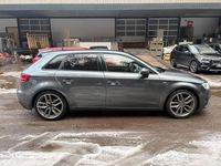 Gebraucht Audi A3 Sport 150 PS (110 kW) 2019 Grau Limousine