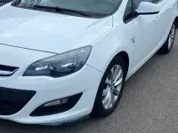 Gebraucht Opel Astra Edition 110 PS (80 kW) 2012 Weiß Limousine