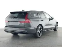 Gebraucht Volvo V60 Plus 197 PS (144 kW) 2025 Gruen Kombi