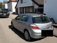 Gebraucht Opel Astra 105 PS (77 kW) 2005 Blau Limousine