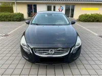 Gebraucht Volvo V60 Momentum 163 PS (119 kW) 2011 Schwarz Kombi