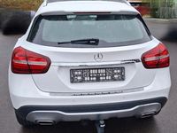 Gebraucht Mercedes GLA180 122 PS (89 kW) 2018 Weiß SUV