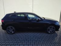 gebraucht BMW 118 iA 5-Türer Navi digitales Cockpit LED Sperrdiff. Fahrerprofil WLAN Musikstreaming DAB Keyless Spurhalteass.