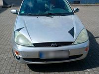 Używany Ford Focus 100 KM (73 kW) 2001 Srebrny Hatchback