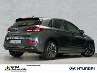 Gebraucht Hyundai i30 Trend 120 PS (88 kW) 2022 Amazon grey / met Limousine