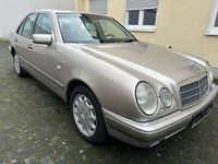 gebraucht Mercedes E300 Elegance