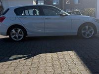 Gebraucht BMW 120 Advantage 190 PS (139 kW) 2018 Weiß Kleinwagen