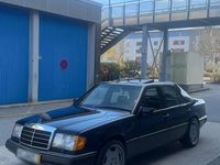 Gebraucht Mercedes E400 279 PS (205 kW) 1992 Schwarz Limousine