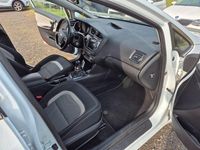 Gebraucht Kia Ceed DREAM-TEAM Edition 135 PS (99 kW) 2014 Weiß Kleinwagen