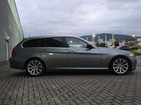 Gebraucht BMW 330 272 PS (200 kW) 2011 Grau Kombi