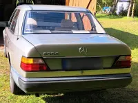 Gebraucht Mercedes E230 137 PS (100 kW) 1985 Gold Limousine