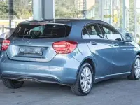 Gebraucht Mercedes A180 122 PS (89 kW) 2013 Blau Kleinwagen
