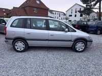 Gebraucht Opel Zafira 100 PS (73 kW) 2004 Silber Van / Kleinbus