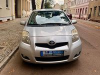 Gebraucht Toyota Yaris Cool 69 PS (50 kW) 2011 Silber Limousine