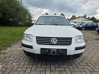 Gebraucht VW Passat 131 PS (96 kW) 2002 Weiß Kombi