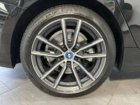 Gebraucht BMW 330e Sport Line 252 PS (185 kW) 2021 Schwarz ii Kombi