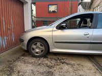 Gebraucht Peugeot 206 75 PS (55 kW) 2004 Grau Kleinwagen