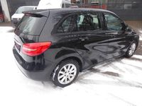 Gebraucht Mercedes B180 122 PS (89 kW) 2013 Schwarz Van / Kleinbus