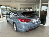 gebraucht Hyundai i40 cw blue Premium Scheckheft/Panorama/AHK/VOLL