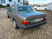 Gebraucht Mercedes E260 160 PS (117 kW) 1987 Braun Limousine