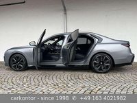 Gebraucht BMW i7 M Sport 400 kW (544 PS) 2025 Frozen pure grey metallic Limousine