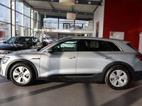 Gebraucht Audi e-tron 300 kW (408 PS) 2023 Silber SUV