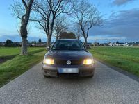 Gebraucht VW Passat 101 PS (74 kW) 1998 Blau Limousine