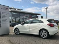Gebraucht Mercedes A180 Urban 122 PS (89 kW) 2017 Weiß Limousine