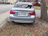 Gebraucht BMW 318 143 PS (105 kW) 2009 Blau Limousine