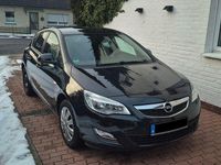 Gebraucht Opel Astra Selection 140 PS (102 kW) 2012 Schwarz Limousine