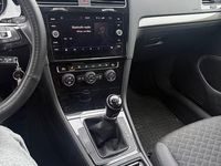 Gebraucht VW Golf VII Comfortline 116 PS (85 kW) 2018 Grau Kombi