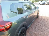 Neu Dacia Jogger 110 PS (80 kW) 2025 Zedergrün Van / Kleinbus