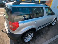 gebraucht Skoda Yeti 1.2 TSI Silber 105 PS