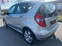 Gebraucht Mercedes A160 Avantgarde 95 PS (69 kW) 2012 Silber Kleinwagen
