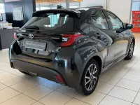 Gebraucht Toyota Yaris Basis 116 PS (85 kW) 2022 Mysticschwarz mica Kleinwagen
