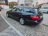 Gebraucht Mercedes E220 Avantgarde 170 PS (125 kW) 2010 Blau Kombi