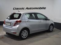 Gebraucht Toyota Yaris Life 99 PS (72 kW) 2012 Silber Kleinwagen
