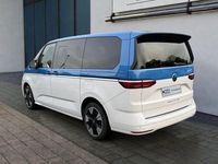 Second-hand VW Multivan Style 150 CP (110 kW) 2024 Alb Monovolum