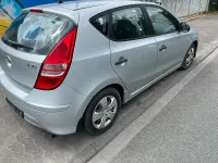 Gebraucht Hyundai i30 108 PS (79 kW) 2010 Grau Limousine