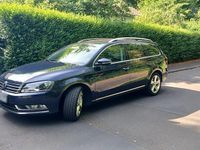Gebraucht VW Passat 140 PS (102 kW) 2012 Blau Kombi