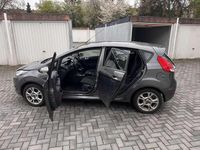 Gebraucht Ford Fiesta SYNC Edition 82 PS (60 kW) 2015 Grau Limousine