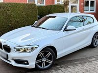 Gebraucht BMW 116 Sport Line 116 PS (85 kW) 2017 Weiß Kleinwagen