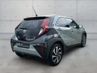 Neu Toyota Aygo X 72 PS (52 kW) 2025 Urban khaki / black SUV