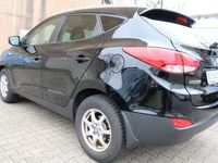 gebraucht Hyundai ix35 2WD Style*2HAND*SHZ*PDC*KLIMAAUT*8FachBereift*uvm