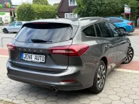 Gebraucht Ford Focus Titanium 120 PS (88 kW) 2022 Grau Kombi