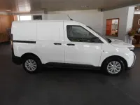 Gebraucht Ford Transit Trend 101 PS (74 kW) 2024 Weiß Van / Kleinbus
