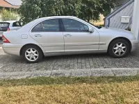 Gebraucht Mercedes C180 Elegance 129 PS (94 kW) 2001 Silber Limousine