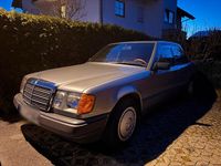 Gebraucht Mercedes E230 132 PS (97 kW) 1987 Grau Limousine