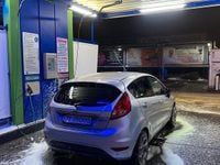 Gebraucht Ford Fiesta 95 PS (69 kW) 2010 Grau Kleinwagen